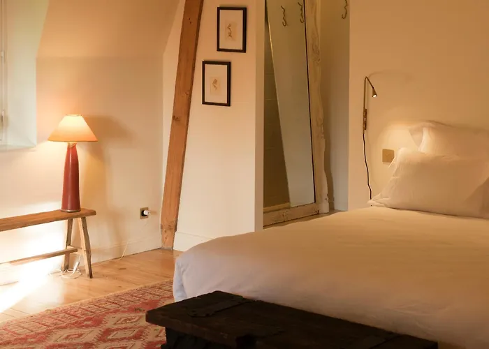 Petit Chateau Vercourt