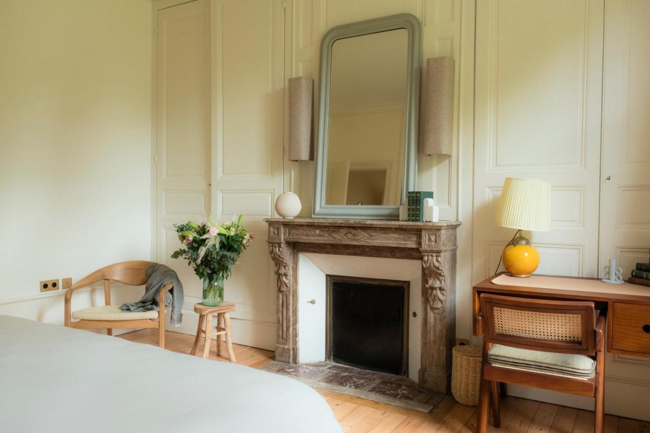 Petit Chateau Bed & Breakfast Vercourt