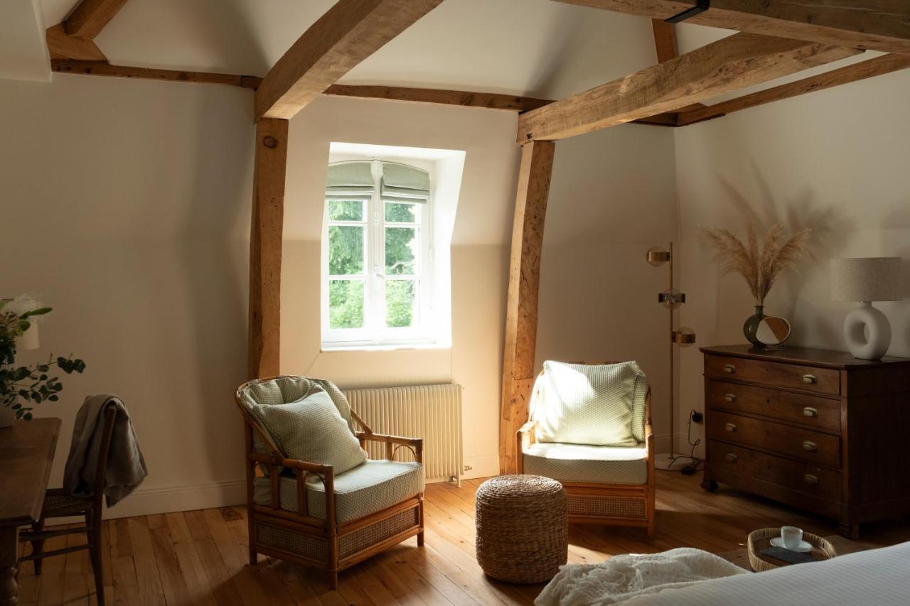 Petit Chateau Bed & Breakfast Vercourt