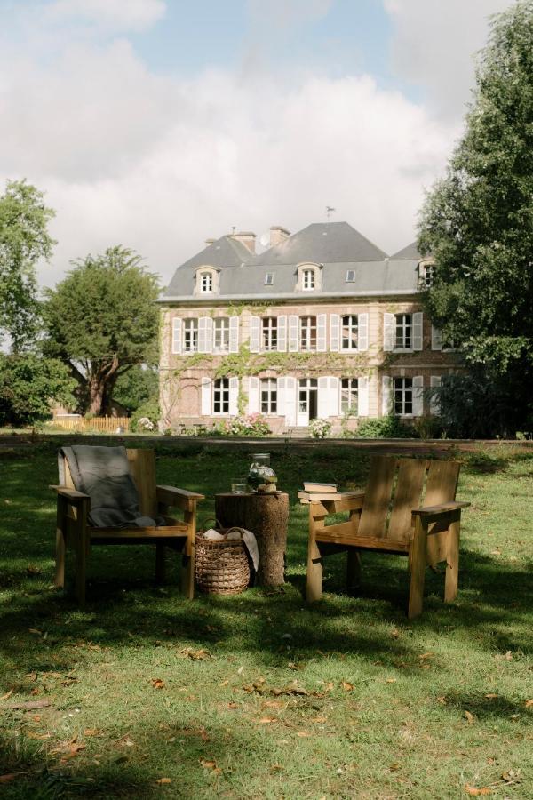 Petit Chateau Bed & Breakfast *